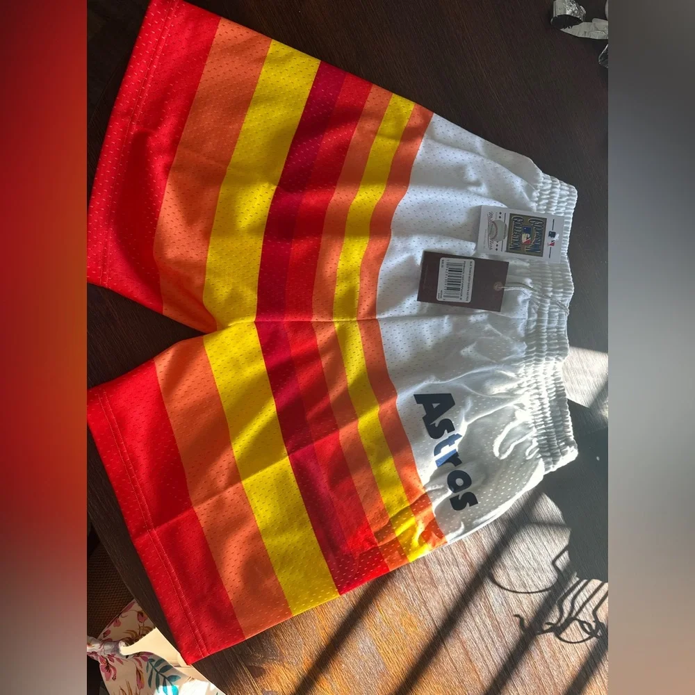 Brand New w/ Tags Mitchell & Ness Astros Men’s Shorts - Picture 3 of 3